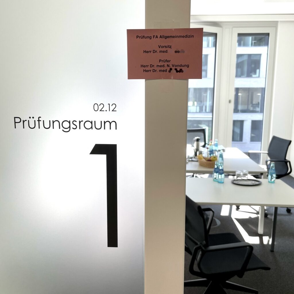 Prüfungsraum Facharztprüfung (Foto: Dr. Nico Vondung)